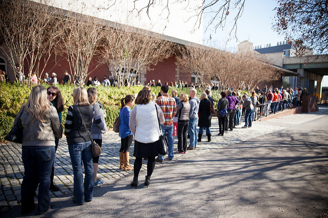 line outside of ice indie craft experience atlanta