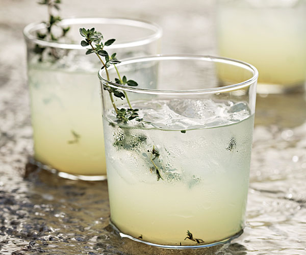 limoncello gin cocktail with grilled thyme