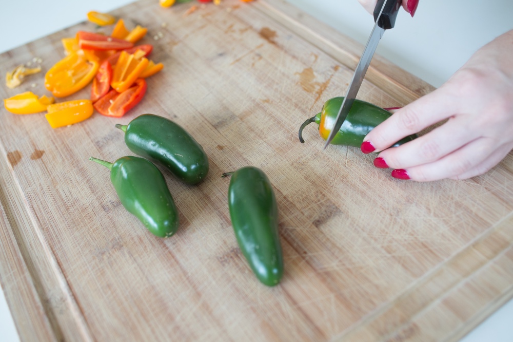 how to pick a spicy jalapeno _web food blog
