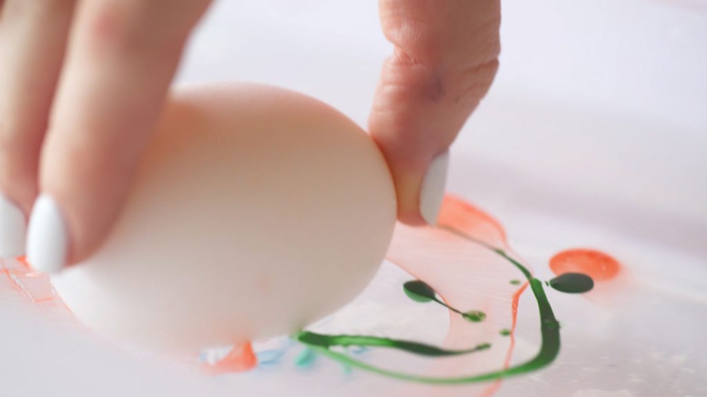 how-to-make-diy-marbled-easter-eggs-pop-shop-america