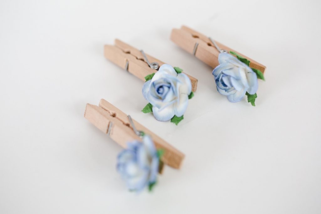 finished clothespins with paper flowers diy