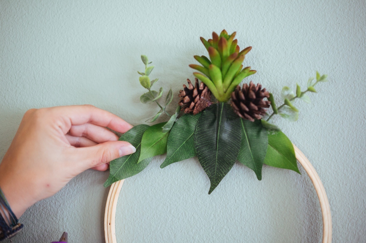 placing the leaves and plants pop shop america wreath diy