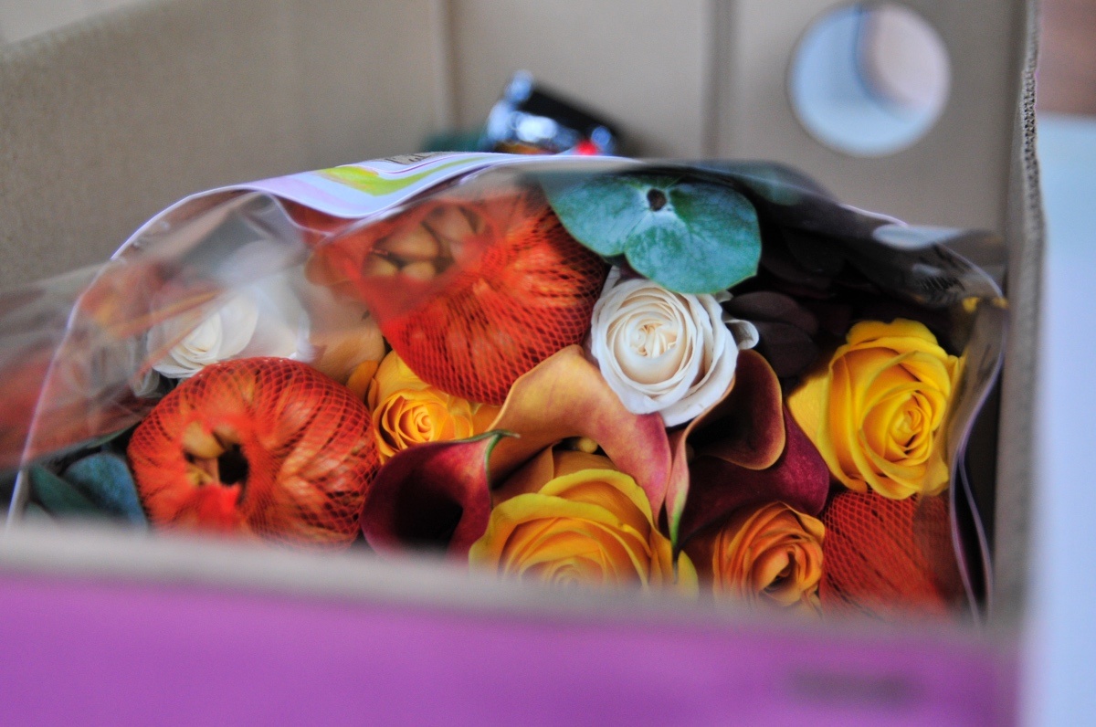 see inside the enjoy flowers subscription box