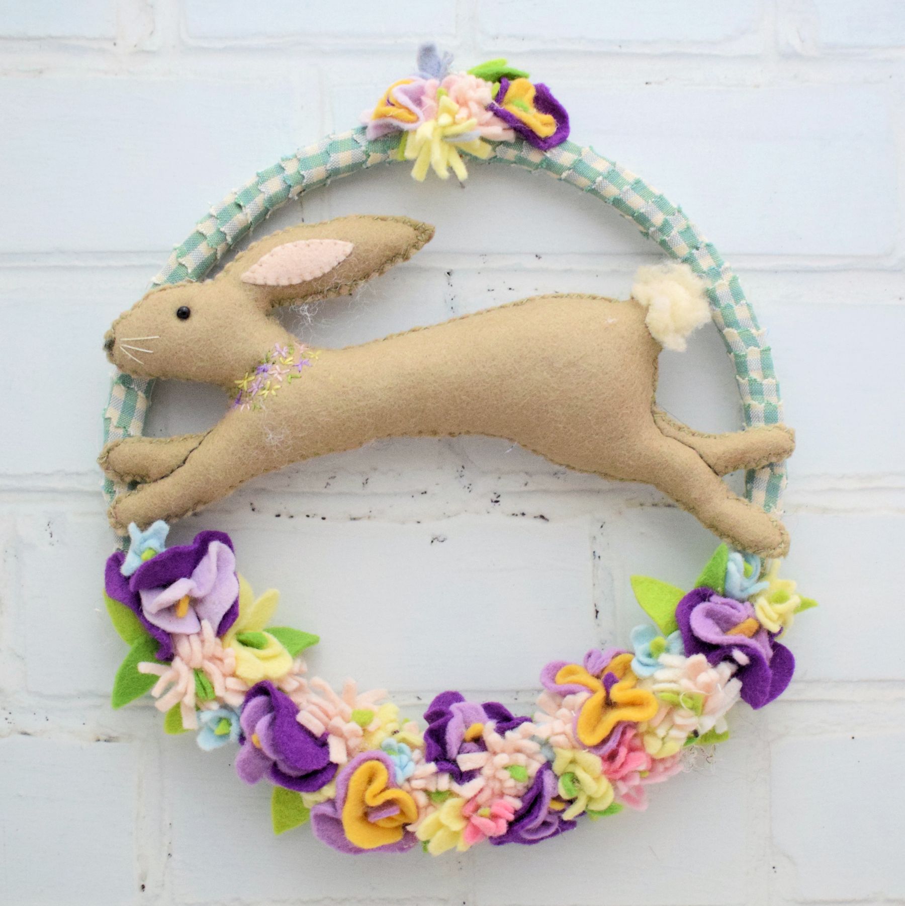 Spring-Bunny-Wreath-bustle-and-sew