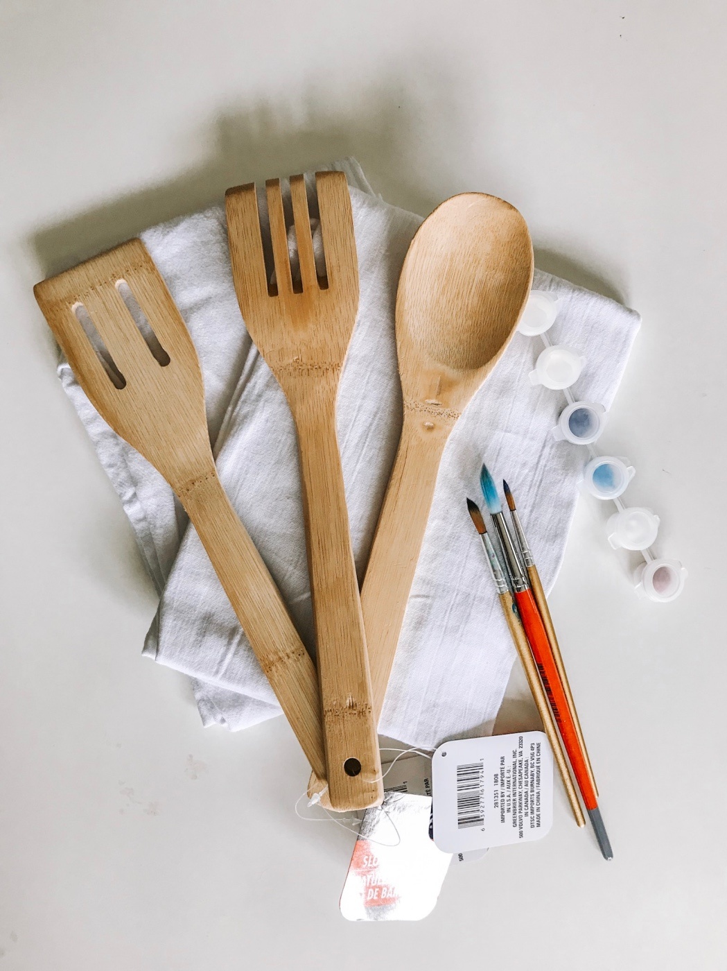 supplies to make diy 4th of july hand painted kitchen utensils