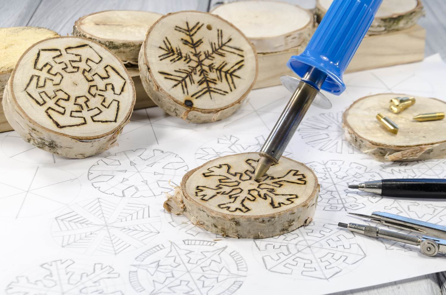 how to make wood burned coasters with template
