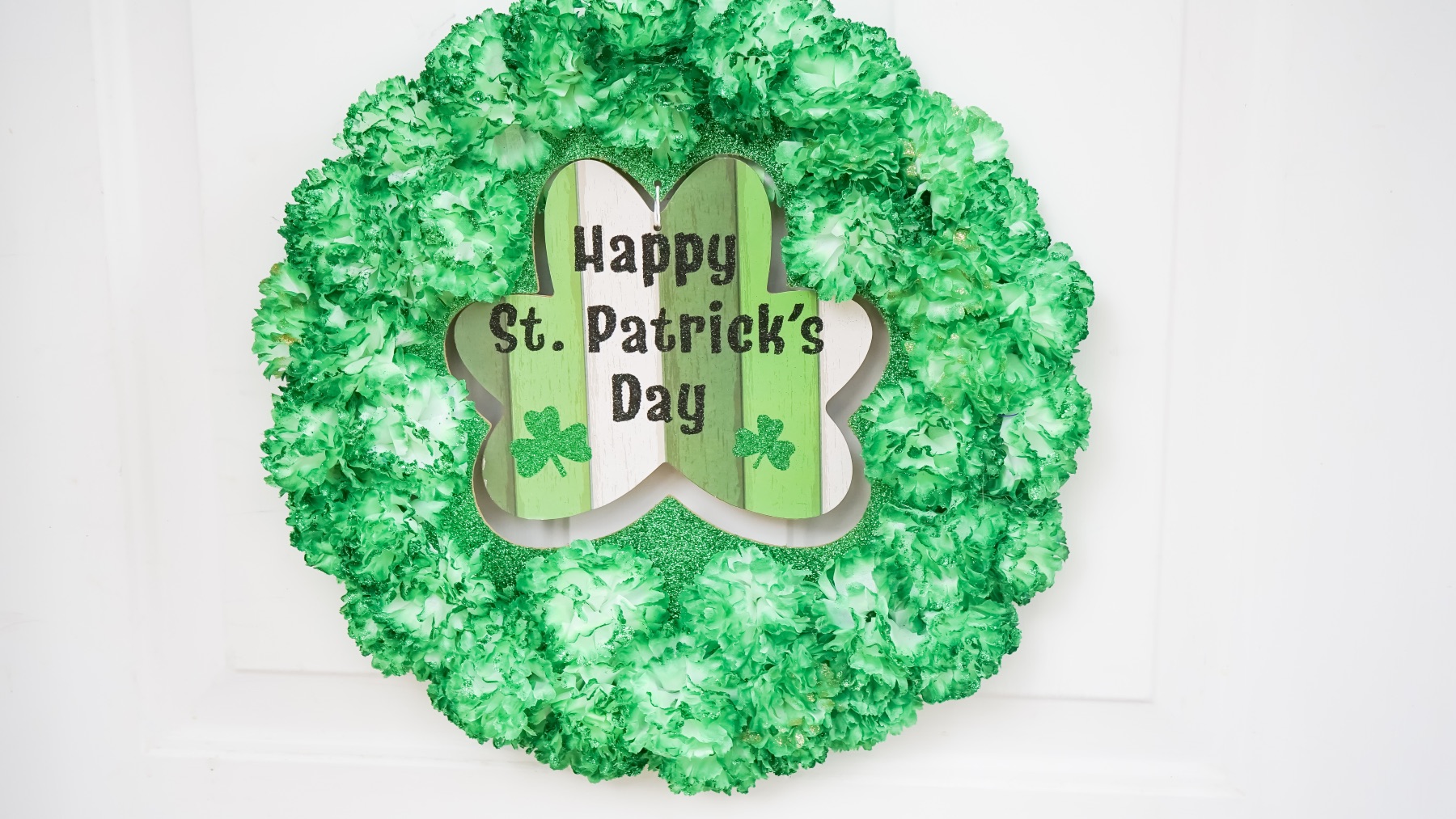 finished st. patrick's diy wreath making tutorial