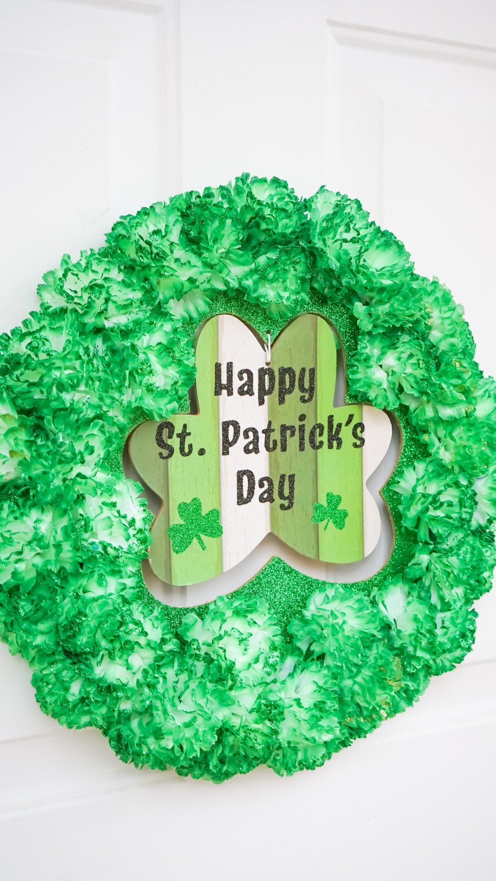 how to make a green shamrock st. patrick's day wreath