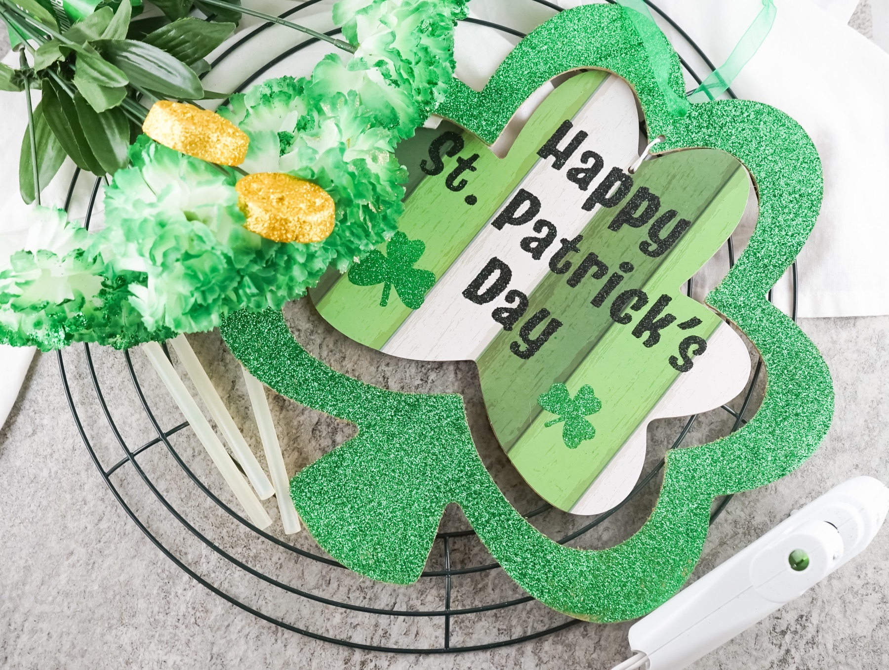 supplies to make a st. patrick's day wreath