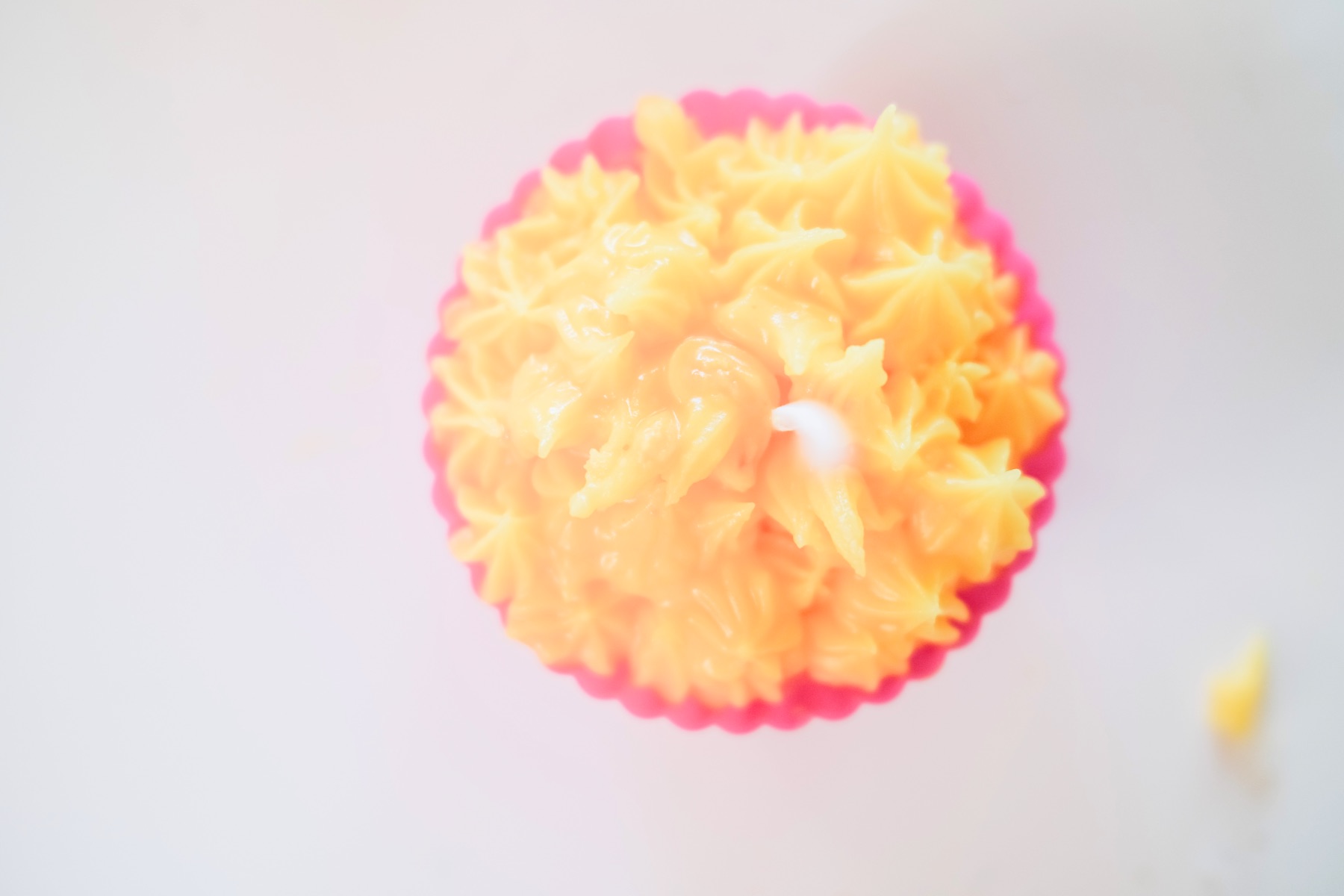 frosting a cupcake candle diy tutorial