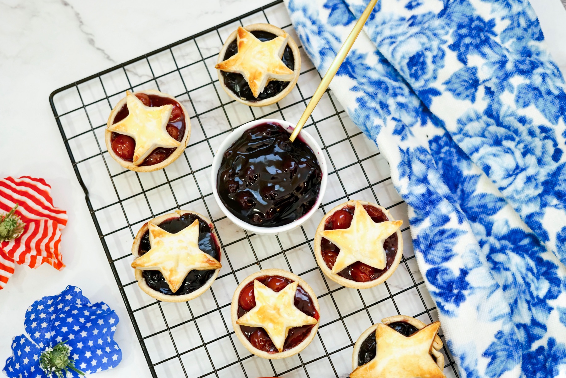how to make american flag pies in cherry and blueberry