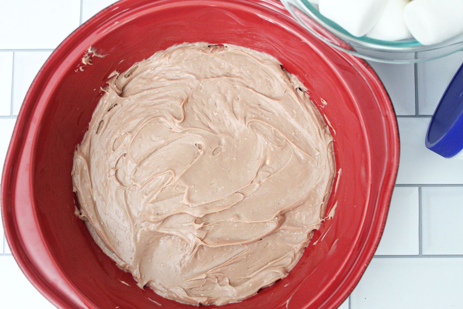 spread chocolate layer for dip