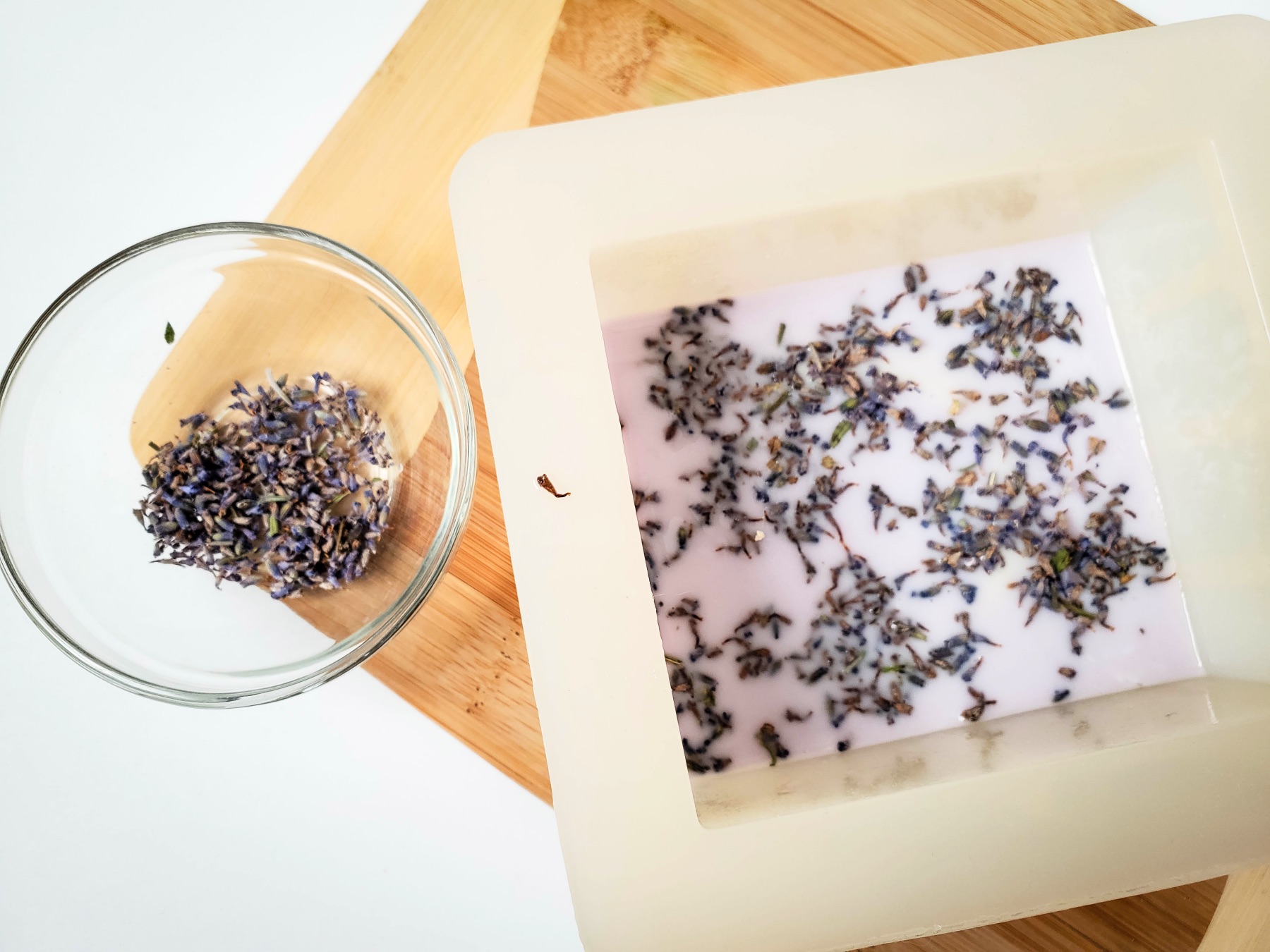 sprinkle the lavender soap layer with lavender buds