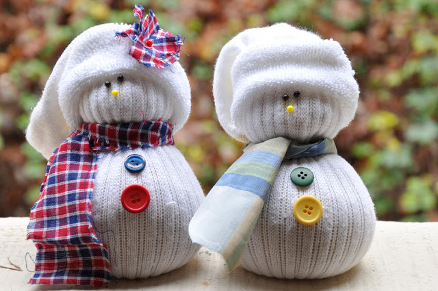 sock-snowmen-diy-pinterest-christmas-crafts