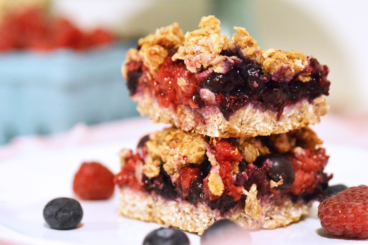 Mixed Berry Bars (Gluten Free & Vegan!)