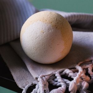 lemon-meringue-pie-bath-bomb-recipe-pop-shop-america_square