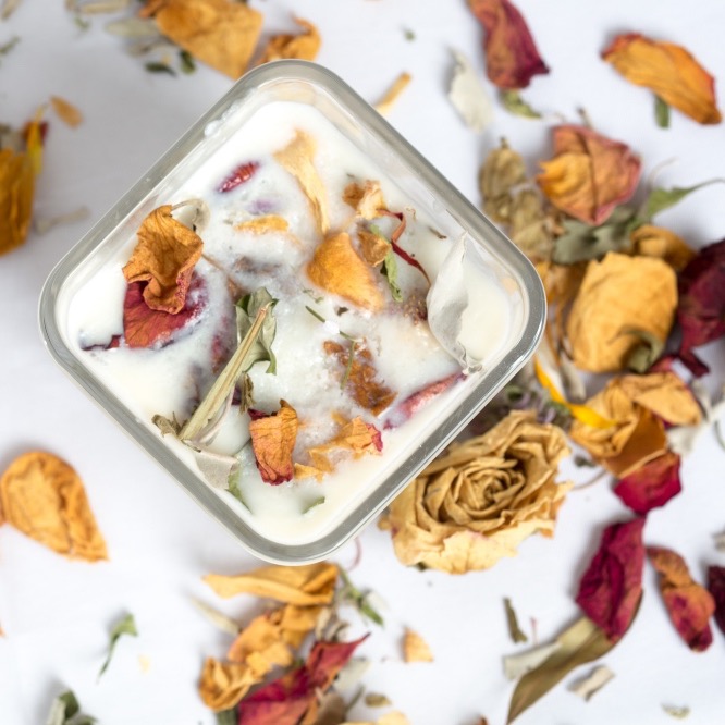 DIY Kit, Candle Making with Dried Flowers, 2 Candles