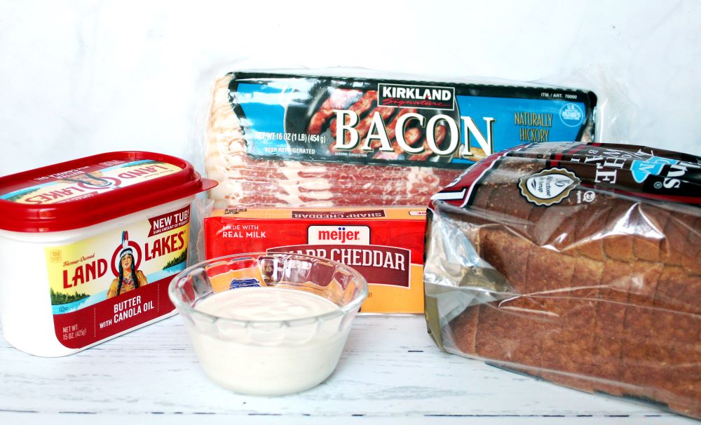 ingredients for bacon cheddar ranch dip 1