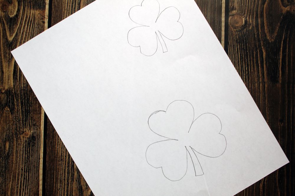 making shamrock template for garland 1