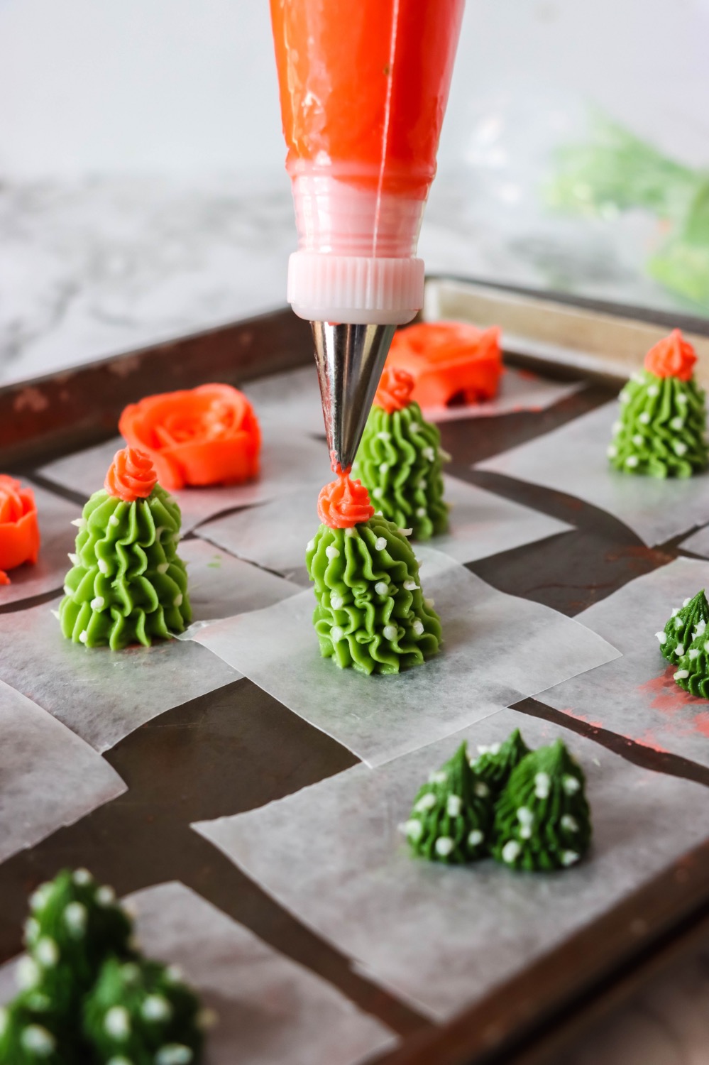 how to frost the cactus cupcakes dessert recipe