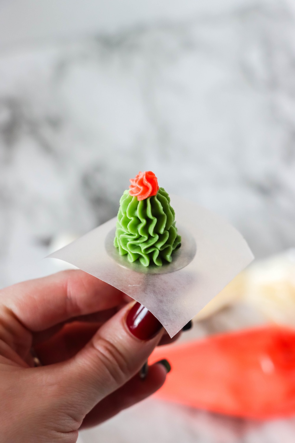 tall cactus in frosting succulent cupcake tutorial