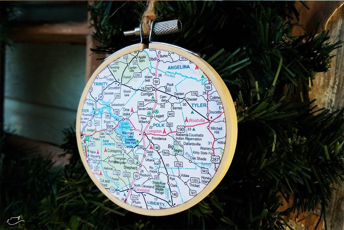 Christmas-diy-embroidery-hoop-map-ornament-tutorial
