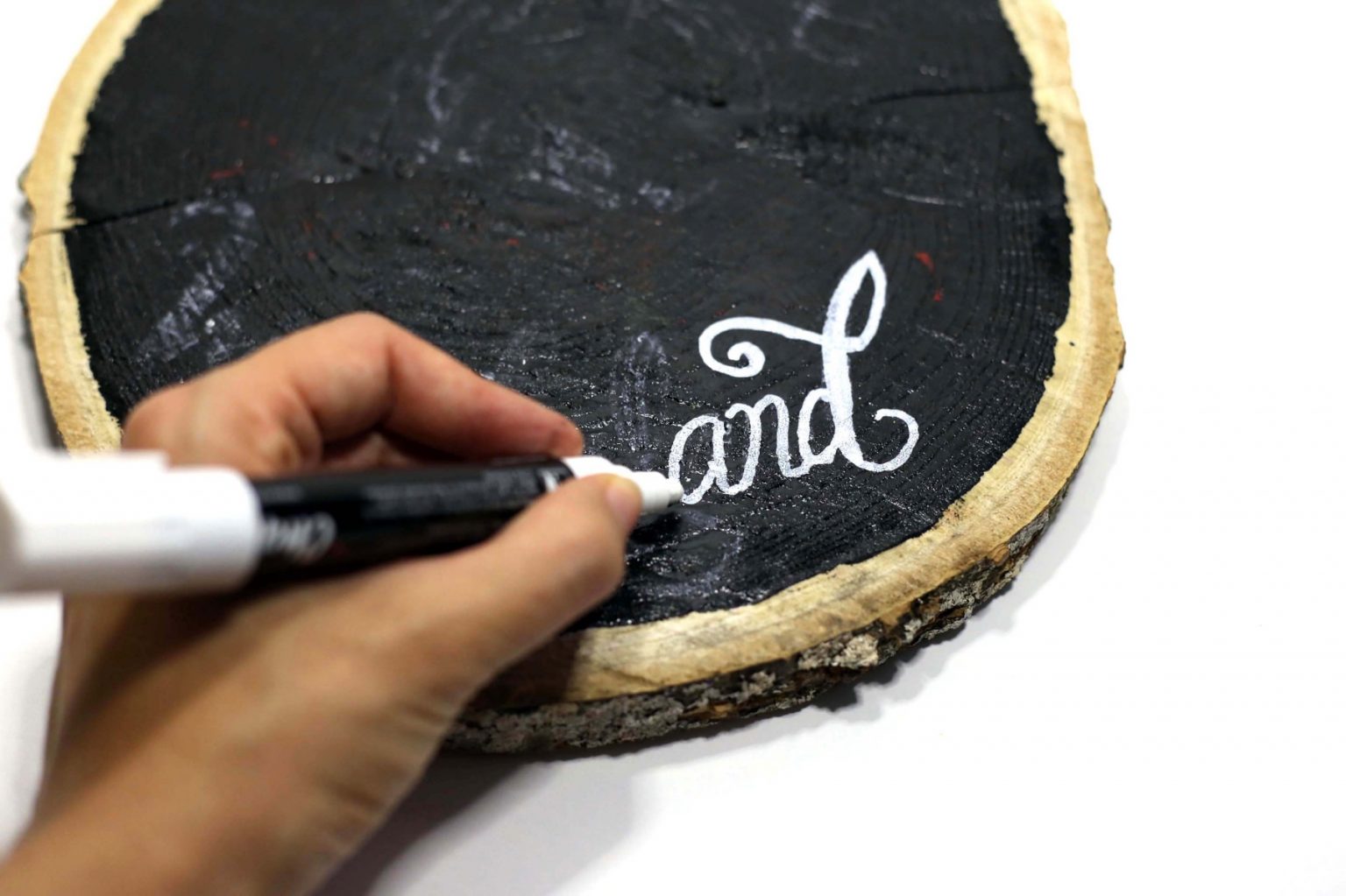 DIY Fall Hand Lettered Chalkboard Sign Tutorial