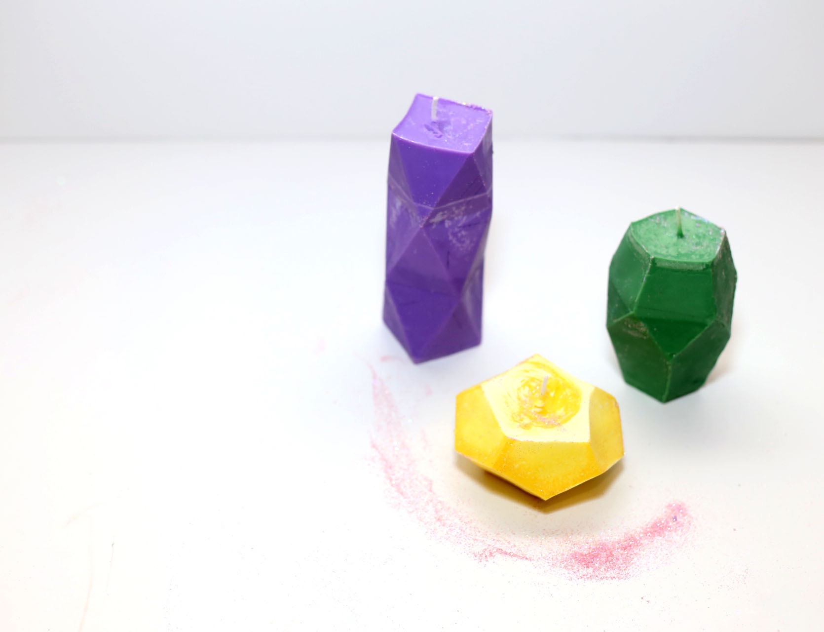 finished diy hand poured gemstone candles tutorial
