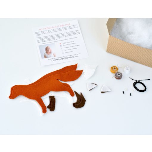 inside-the-felt-fox-making-kit-square