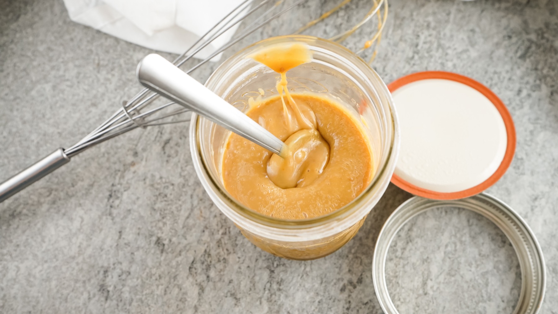add the dulce de leche to a mason jar recipe tutorial