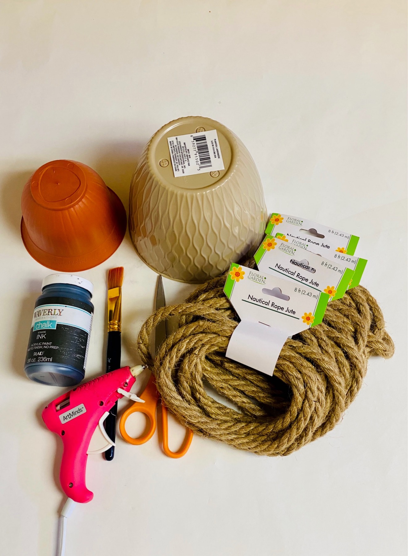 supplies to make a rope beehive decoration
