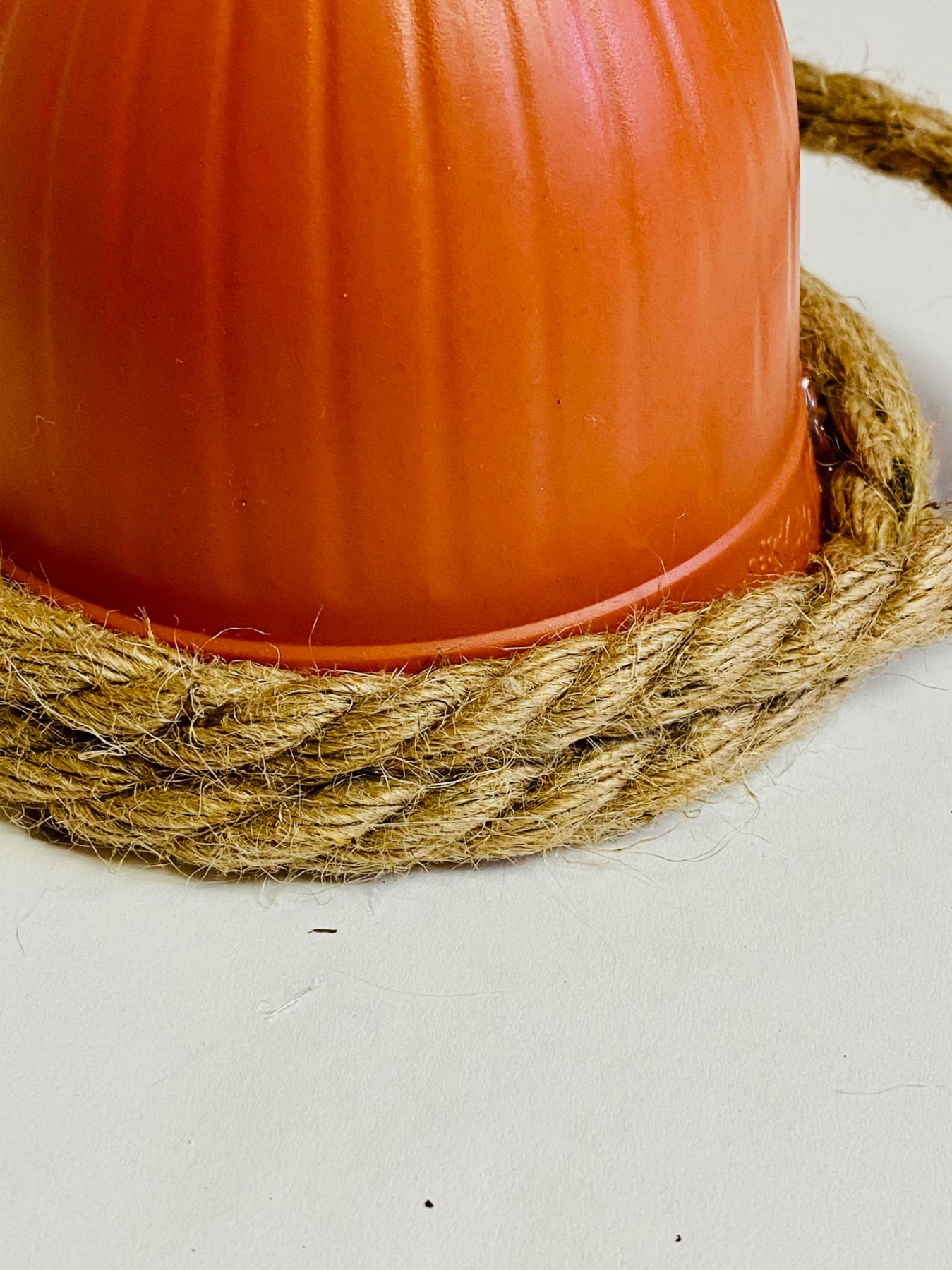 wind the rope around the planter diy beehive tutorial