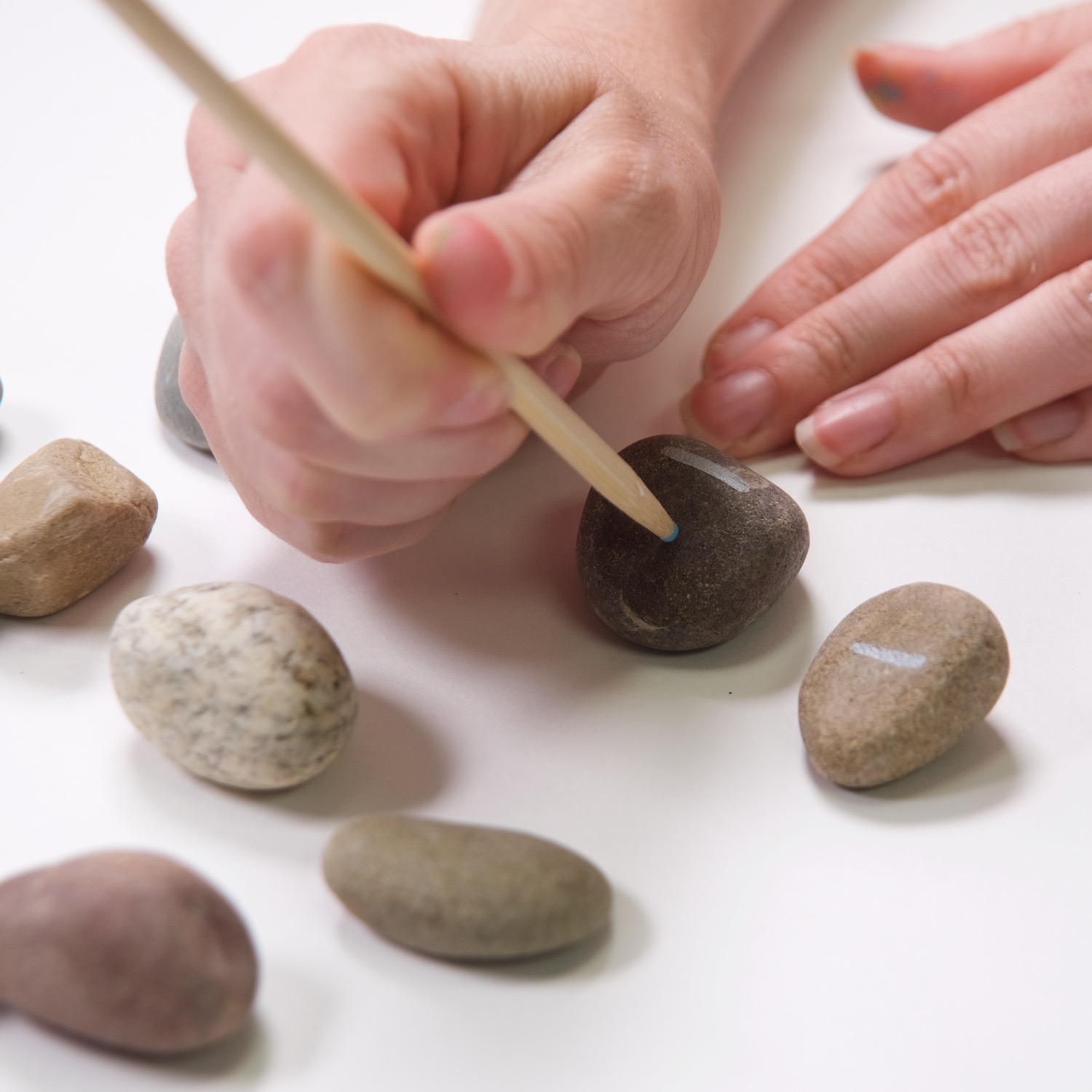 make acrylic paint dots with a wooden skewer