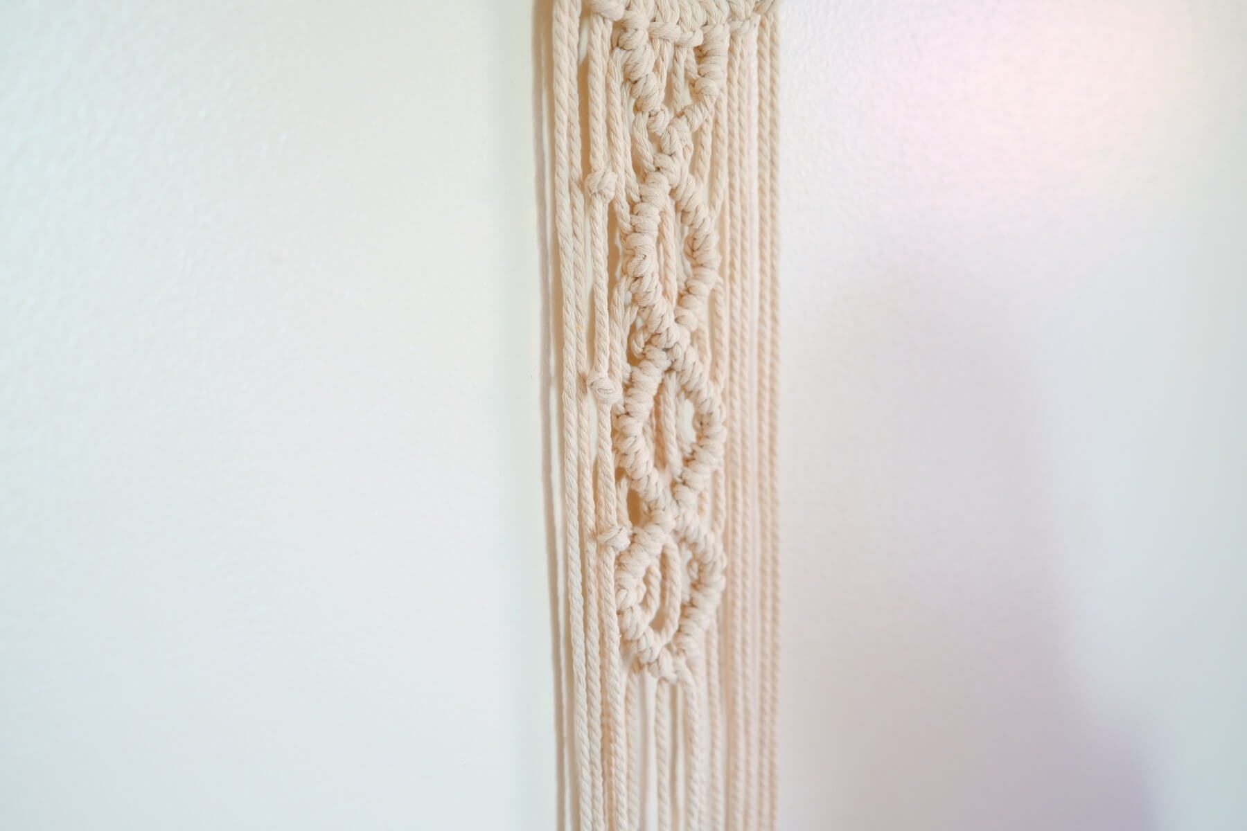 finished side of the macrame wall hanging