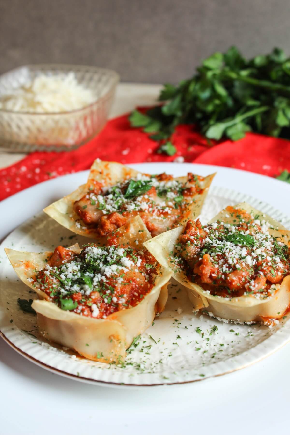 finished mini lasagne cups with meat recipe tutorial