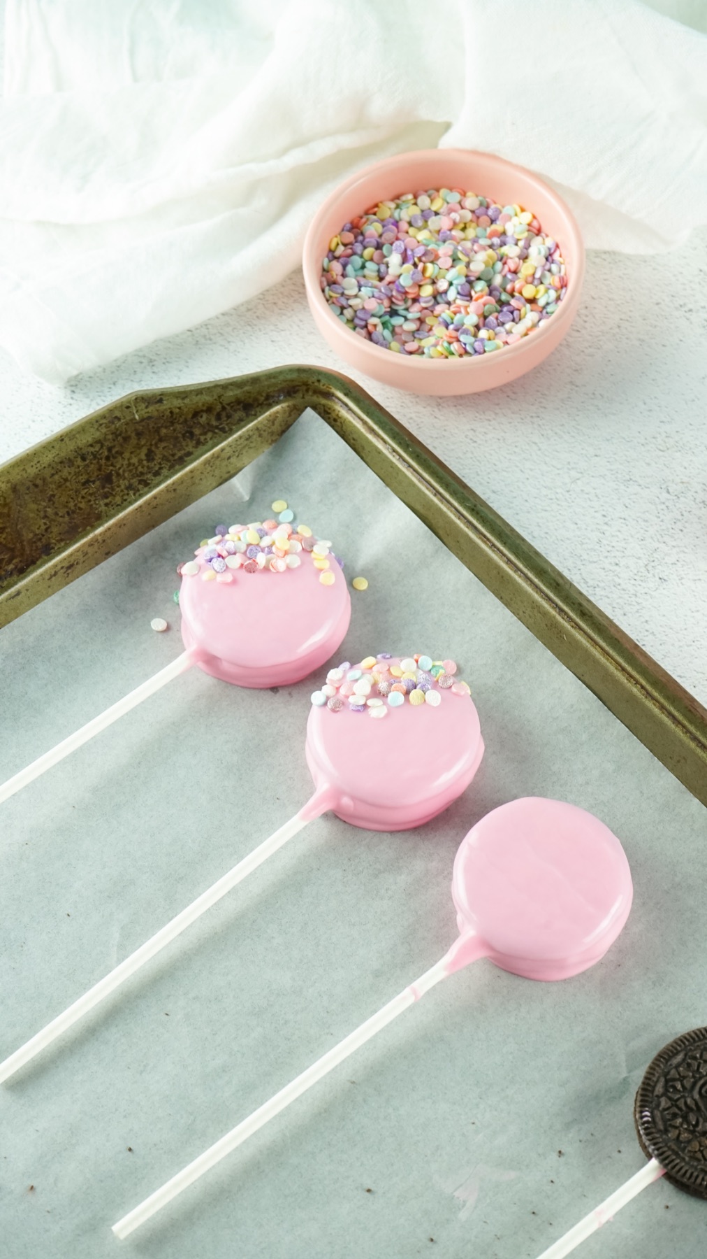 coat the oreo pops with sprinkles recipe