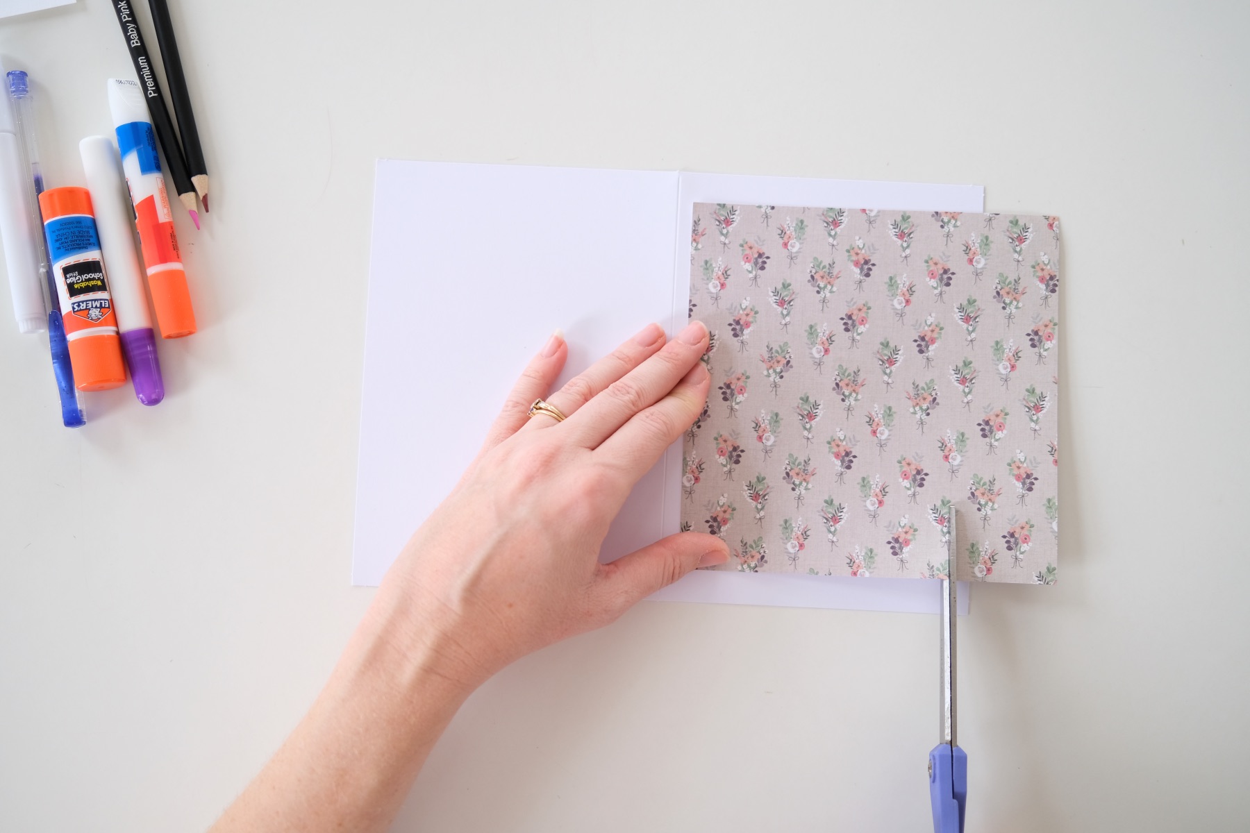 cut the decorative paper diy card making