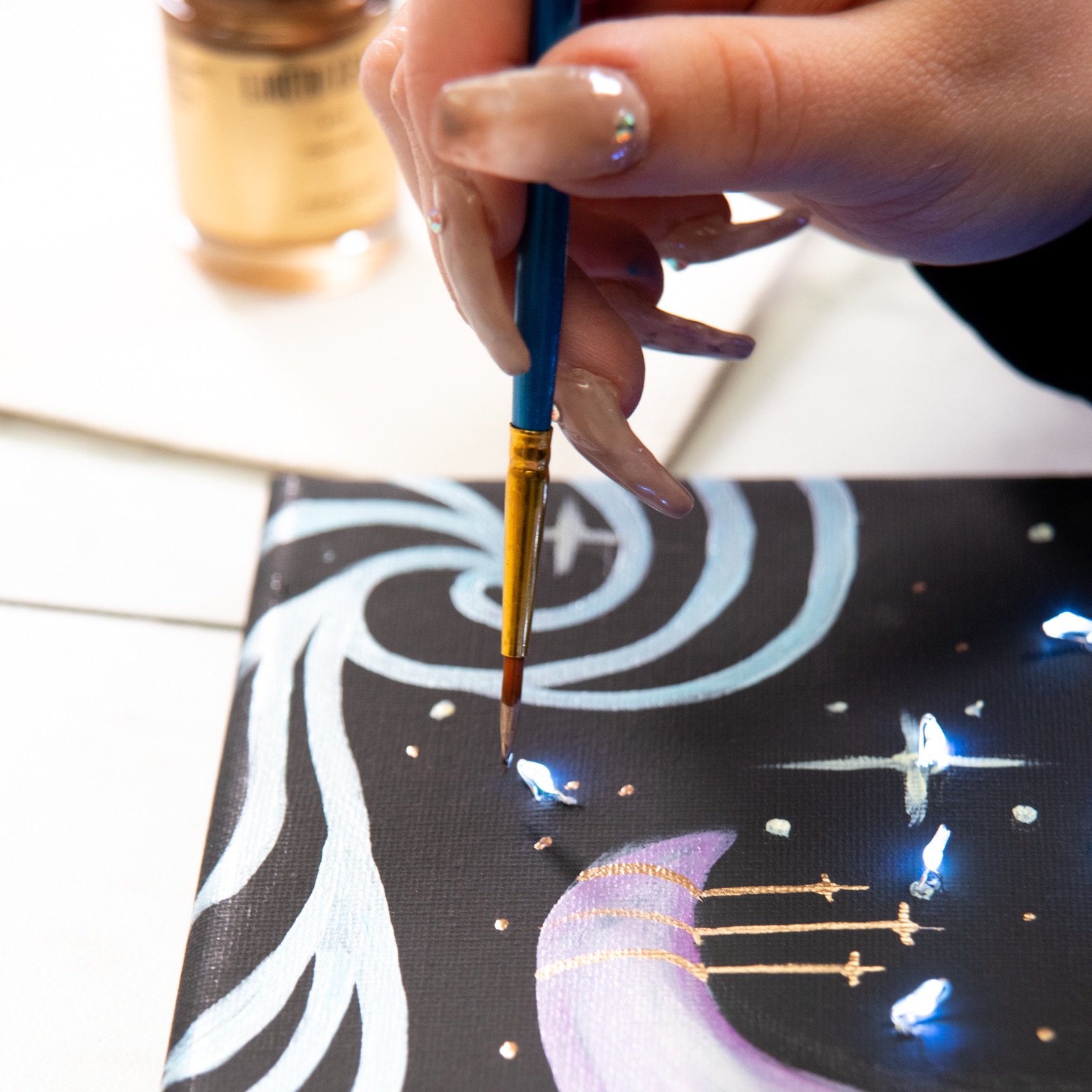 dots of stars in gold gilding acrylic painting tutorial