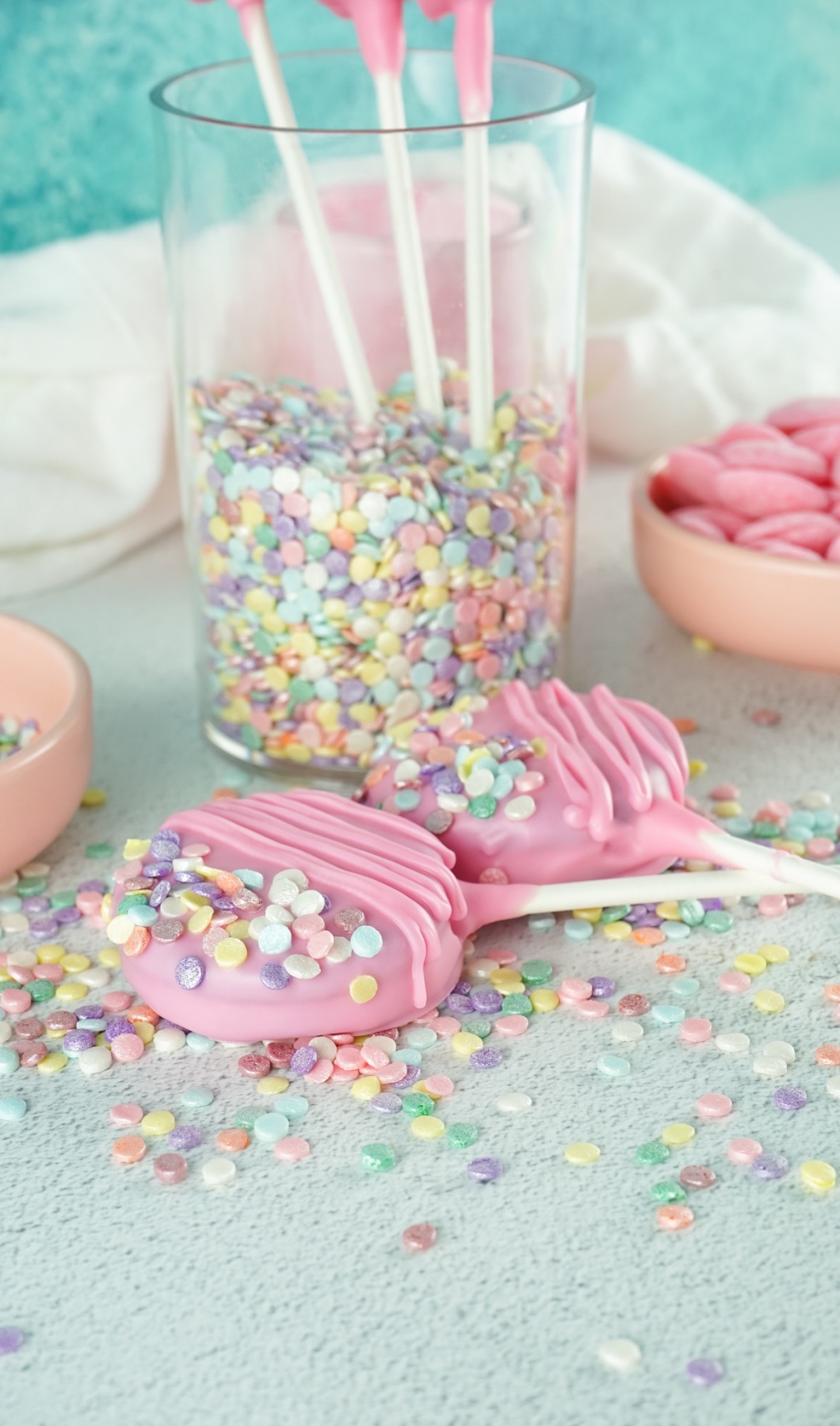 finished sprinkle pink chocolate covered oreos