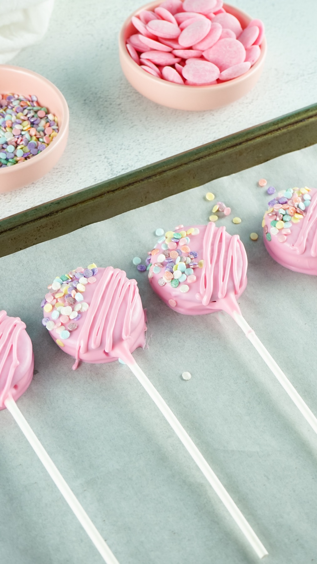 Valentine Chocolate Covered Oreo Pops Recipe