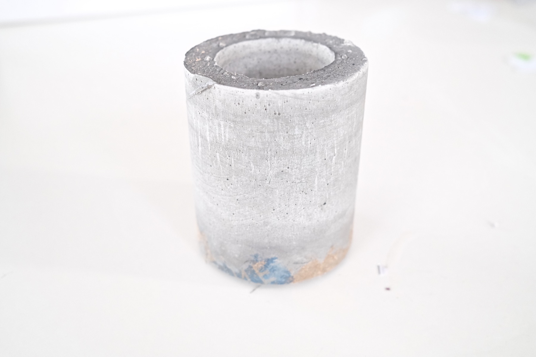 finished concrete vase craft tutorial