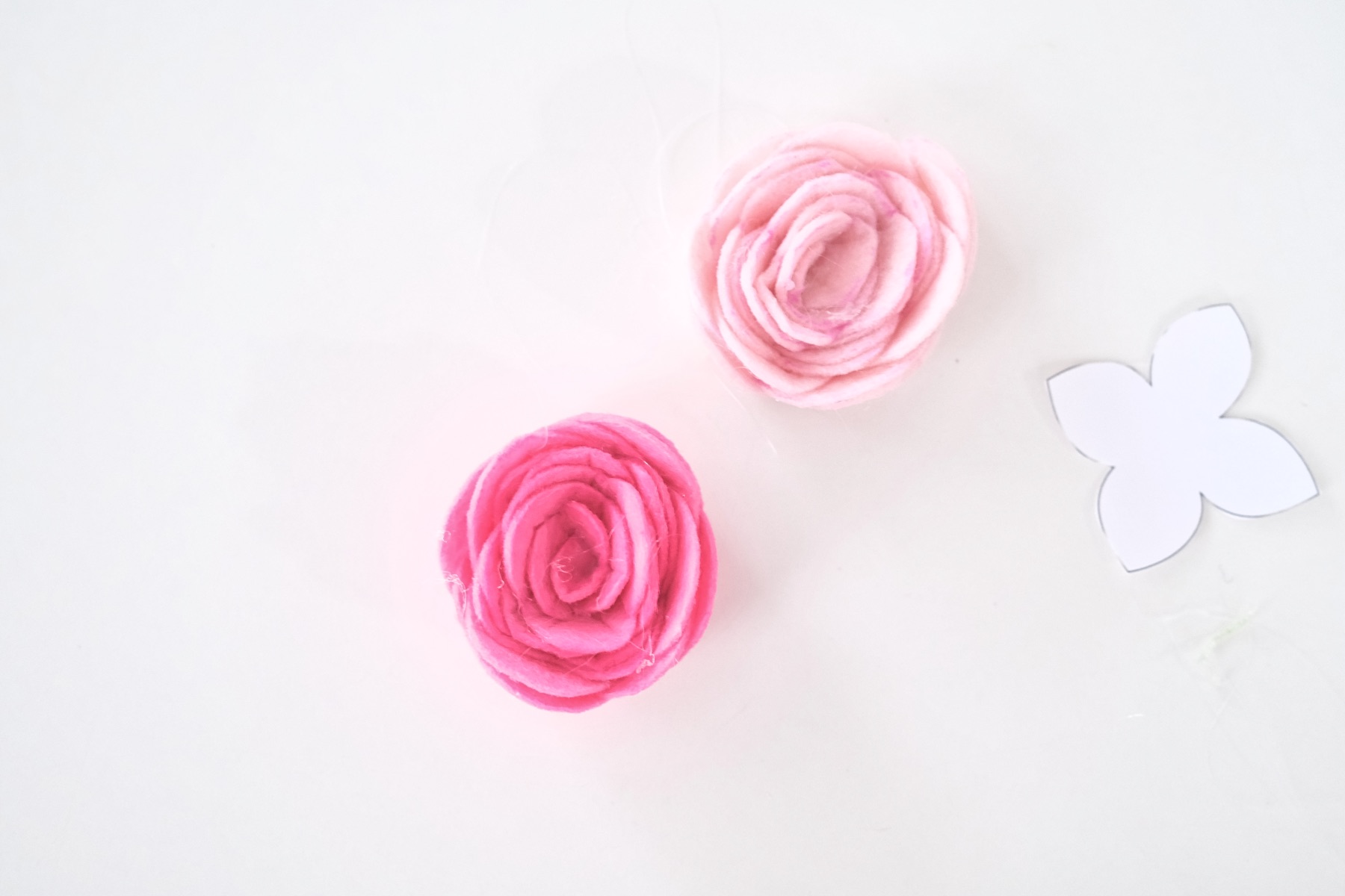 how to make felt flowers