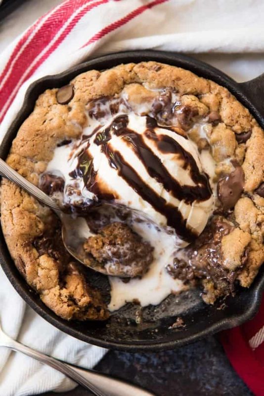 Brown-Butter-Chocolate-Chip-Skillet-Cookies-for-Two-Pizookies-11