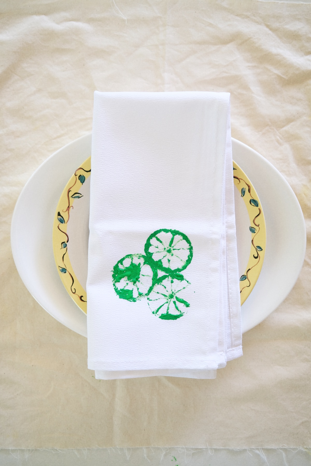 how to make lemon fruit stamped napkins tutorial