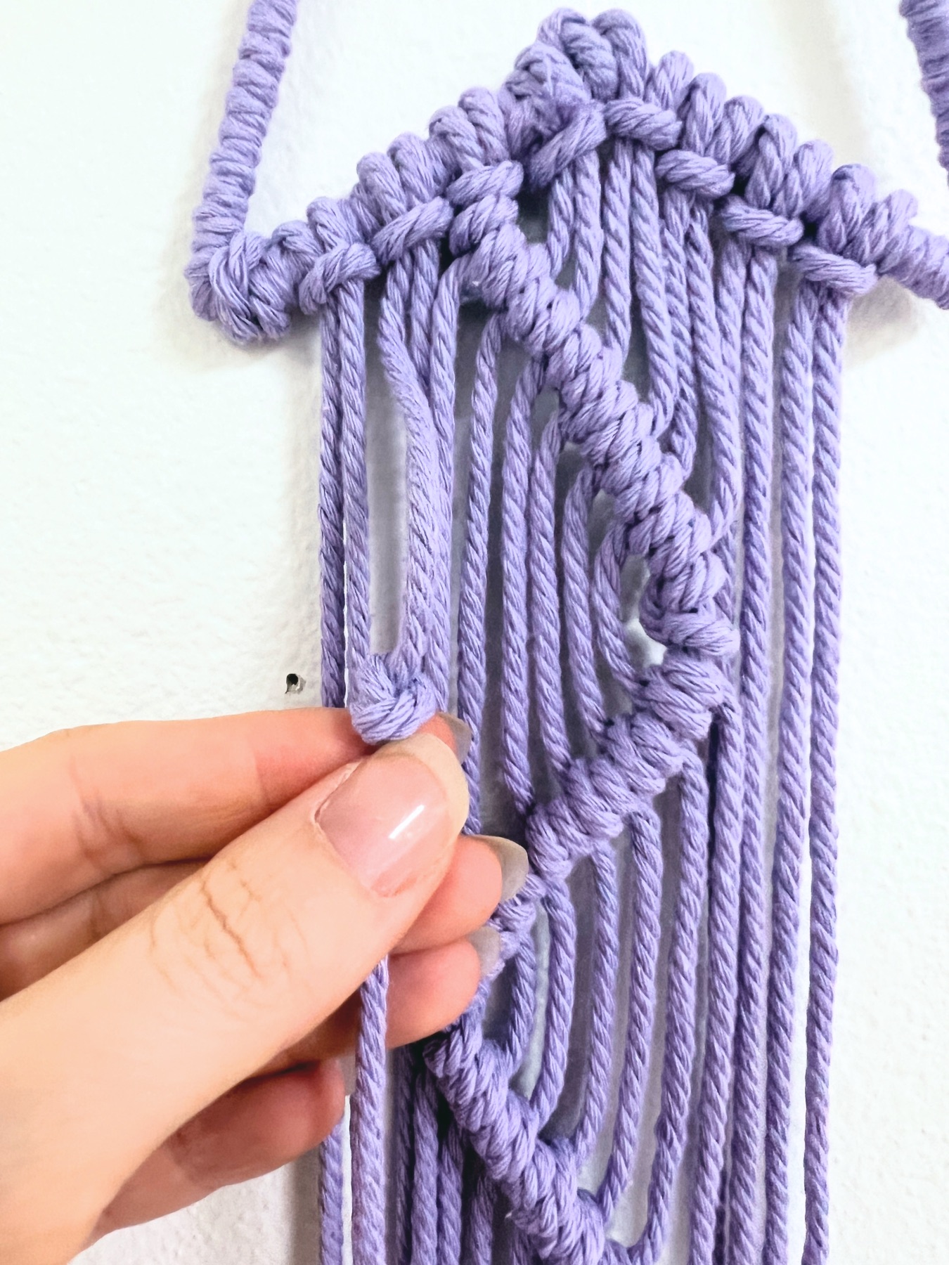 make a simple knot on your star macrame