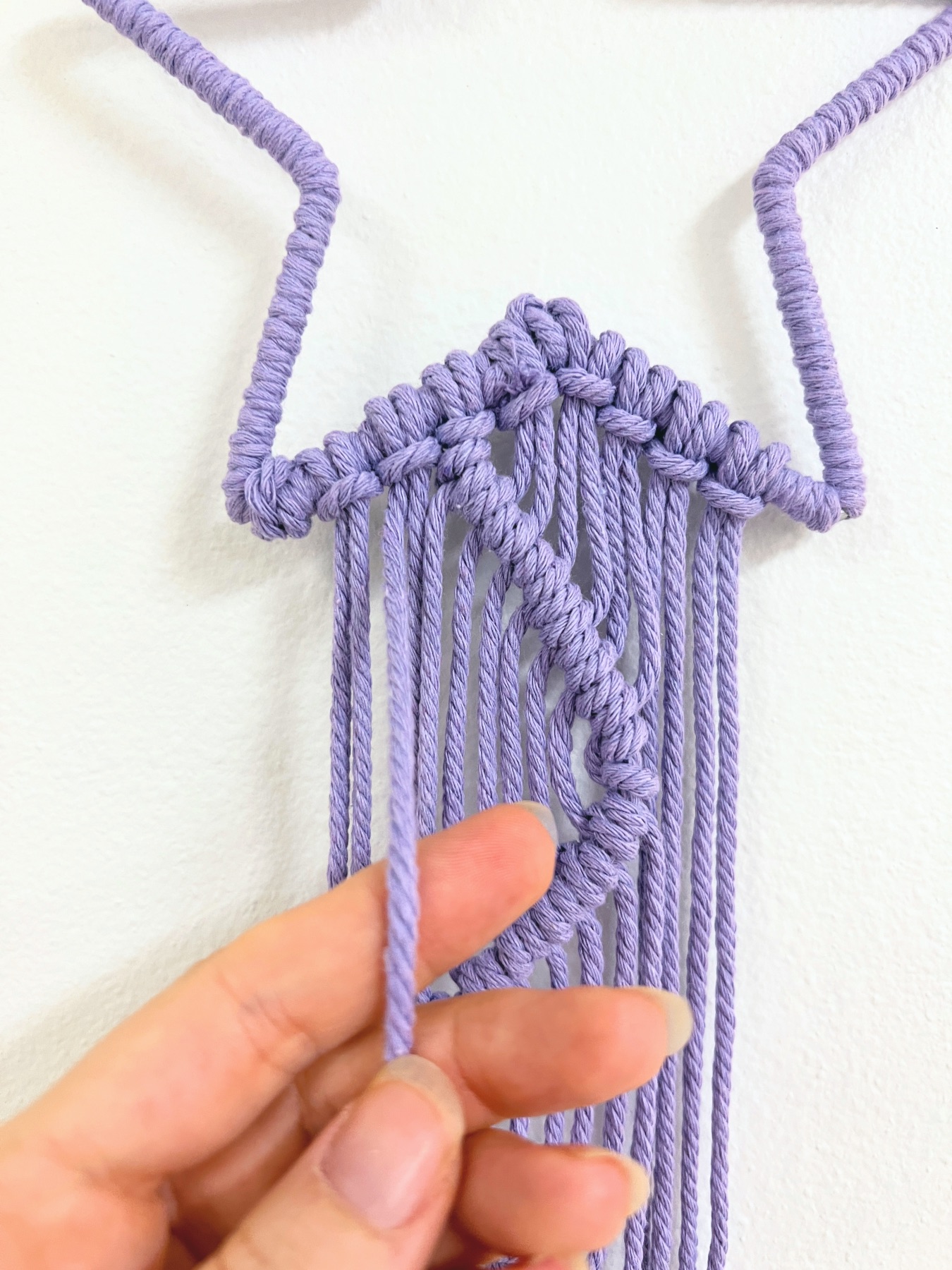 use the 3rd string to make simple knots