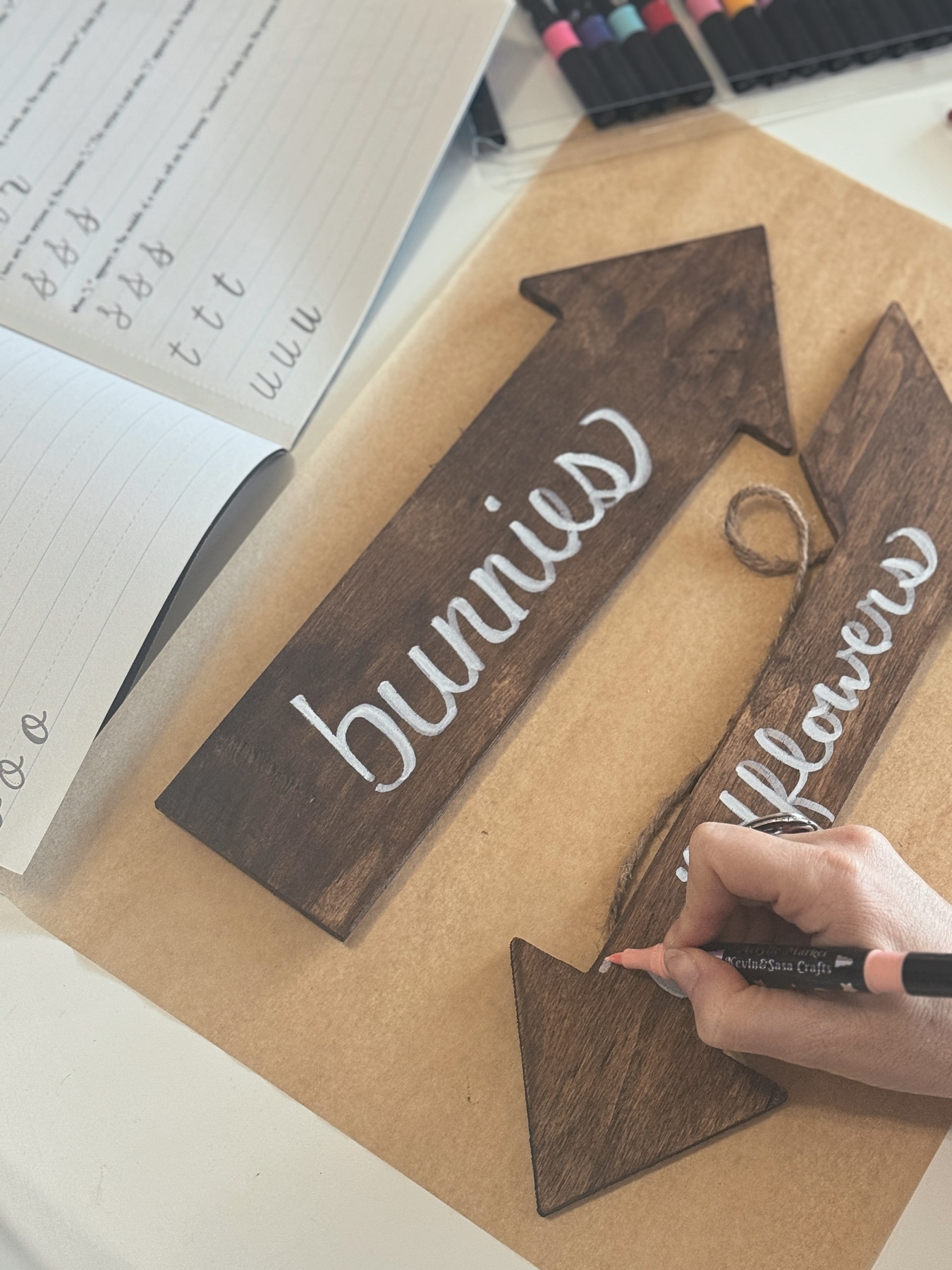 drawing a dotted line around the wood arrow