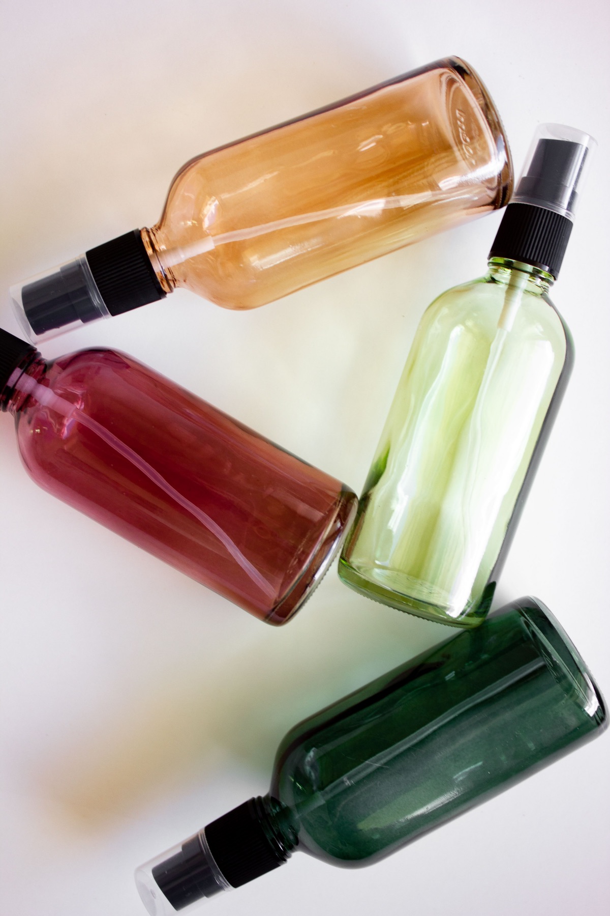 choose a spray bottle to make a peppermint mist