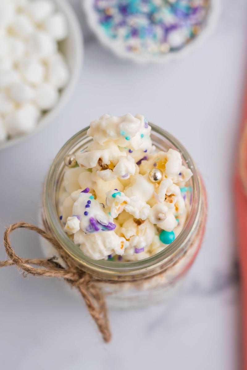 close up top view white chocolate mermaid popcorn